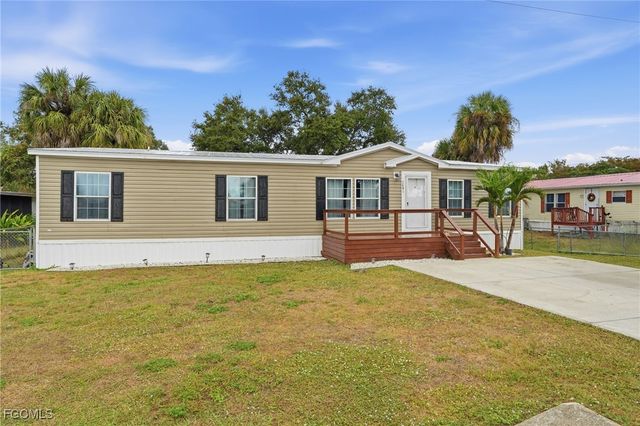 2491 Farrance CT, North Fort Myers, FL 33917