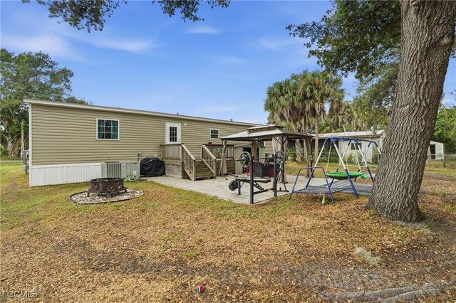 2491 Farrance CT, North Fort Myers, FL 33917