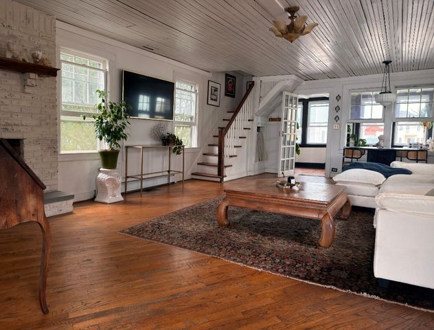 61 W 16th Road, New York City, NY 11693