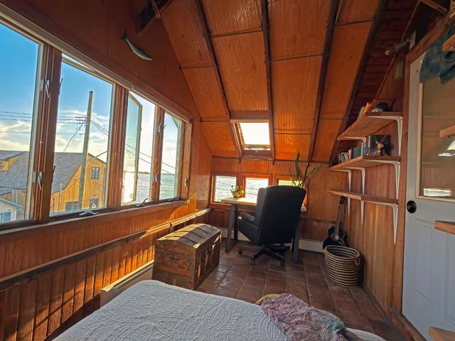 61 W 16th Road, New York City, NY 11693