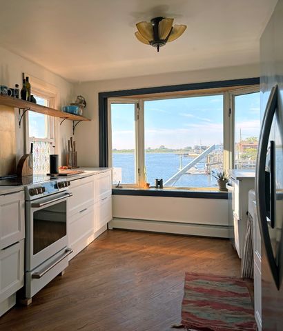 61 W 16th Road, New York City, NY 11693
