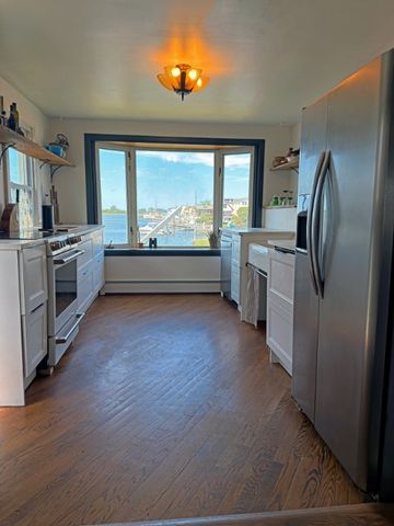 61 W 16th Road, New York City, NY 11693