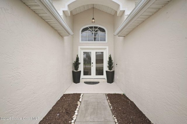 2048 Thistle Drive, Melbourne, FL 32935