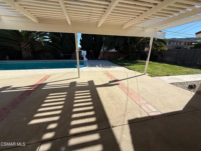 216 Virginia Drive, Newbury Park, CA 91320