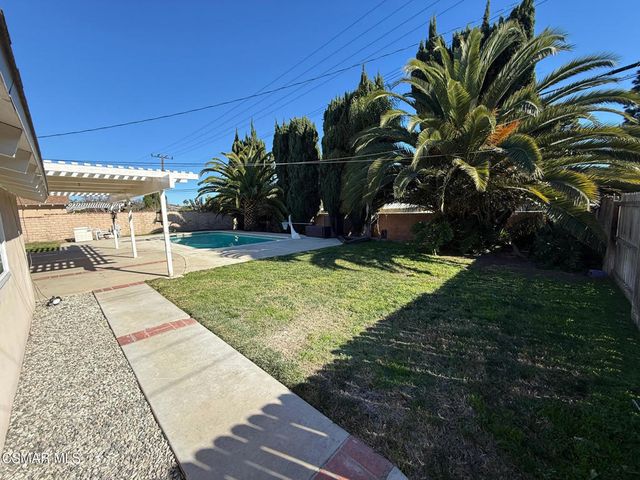 216 Virginia Drive, Newbury Park, CA 91320