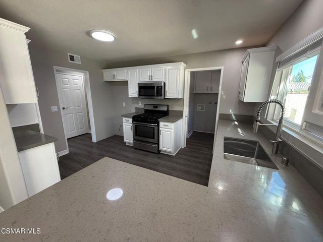 216 Virginia Drive, Newbury Park, CA 91320