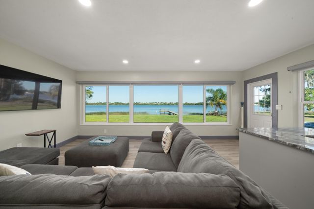 1622 Dinner Lake Dr, Sebring, FL 33870