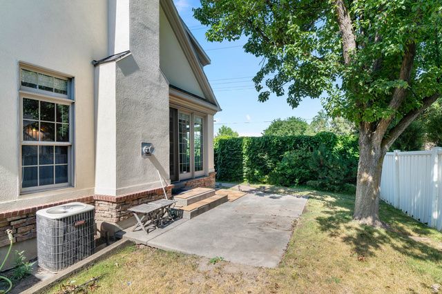 1989 E DONELSON LN, Holladay, UT 84117
