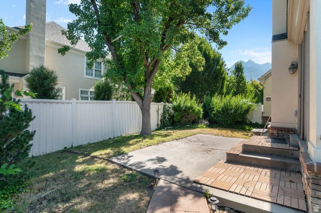1989 E DONELSON LN, Holladay, UT 84117