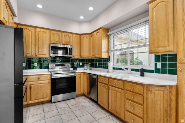 1989 E DONELSON LN, Holladay, UT 84117