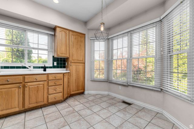 1989 E DONELSON LN, Holladay, UT 84117