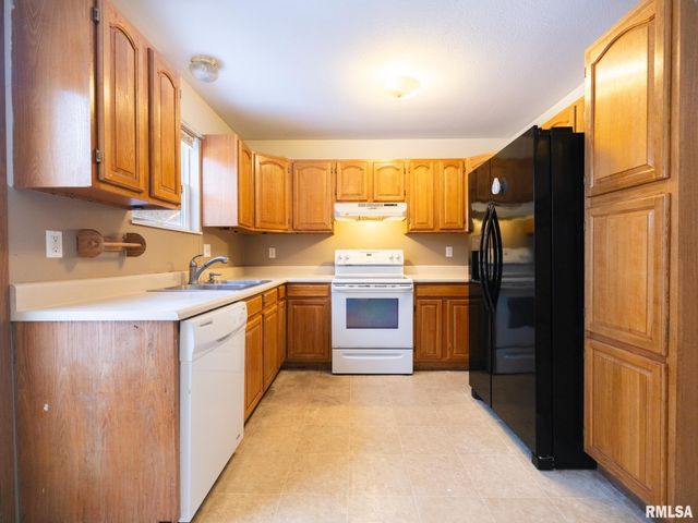 3317 W RICHWOODS Boulevard, Peoria, IL 61604