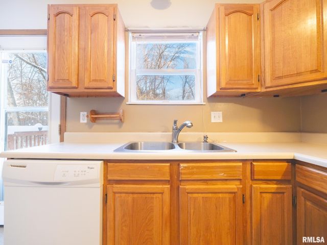 3317 W RICHWOODS Boulevard, Peoria, IL 61604