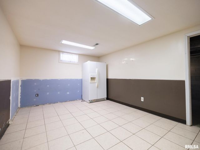 3317 W RICHWOODS Boulevard, Peoria, IL 61604