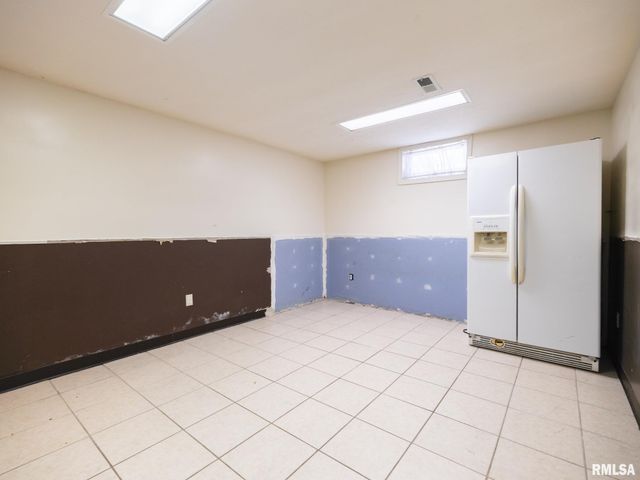 3317 W RICHWOODS Boulevard, Peoria, IL 61604