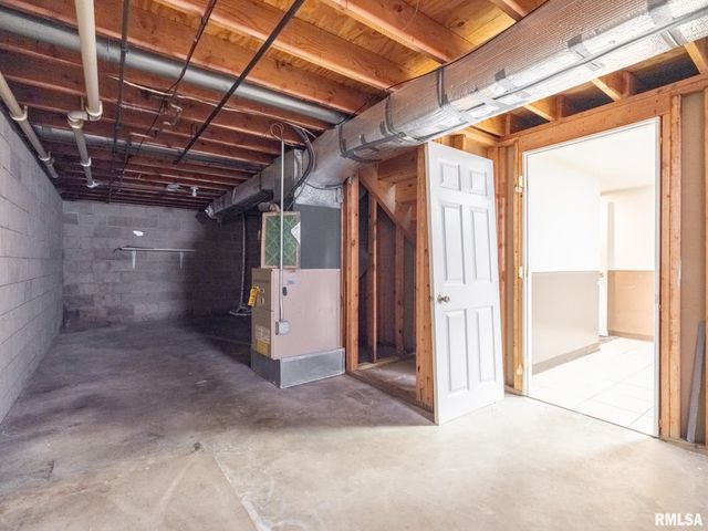 3317 W RICHWOODS Boulevard, Peoria, IL 61604