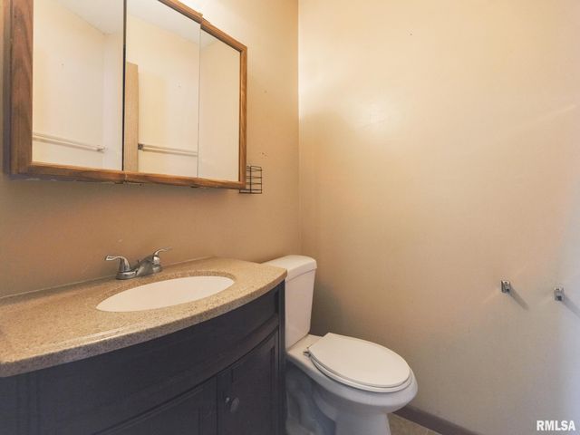 3317 W RICHWOODS Boulevard, Peoria, IL 61604