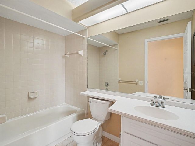 6643 OAKBROOKE CIRCLE, Bradenton, FL 34202