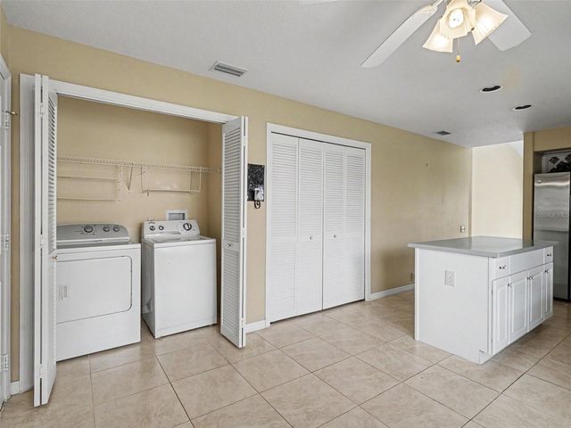 6643 OAKBROOKE CIRCLE, Bradenton, FL 34202