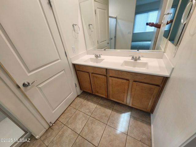 6886 E Via Rancho Rosario, Tucson, AZ 85756