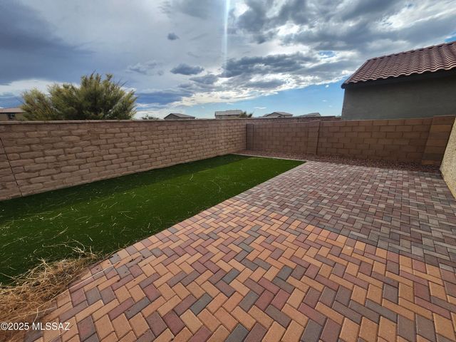 6886 E Via Rancho Rosario, Tucson, AZ 85756
