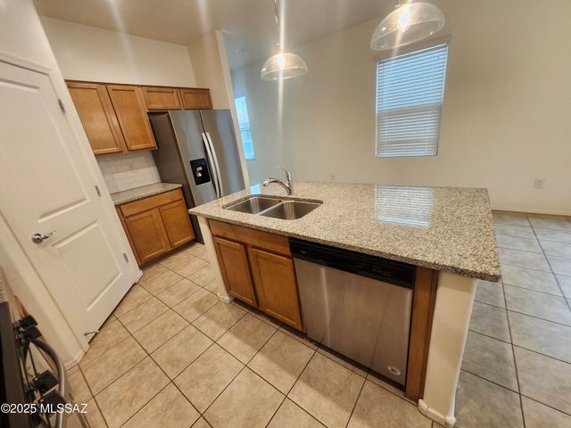 6886 E Via Rancho Rosario, Tucson, AZ 85756