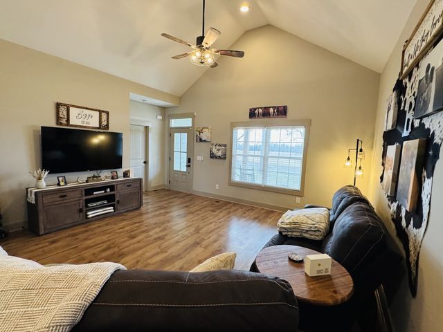 319 Lear Rd, Portland, TN 37148