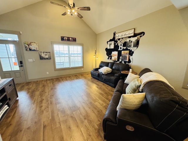 319 Lear Rd, Portland, TN 37148