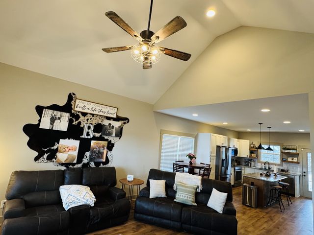 319 Lear Rd, Portland, TN 37148