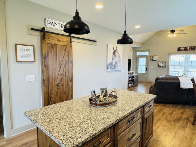 319 Lear Rd, Portland, TN 37148