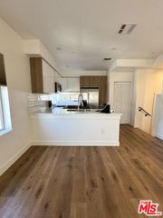 250 S Burlington Avenue, Los Angeles, CA 90057