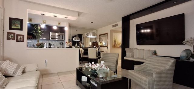 7739 Ashmont Circle 106, Tamarac, FL 33321