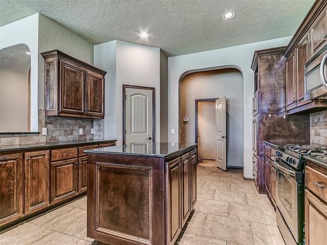 2805 SW 97th Street, Oklahoma City, OK 73159