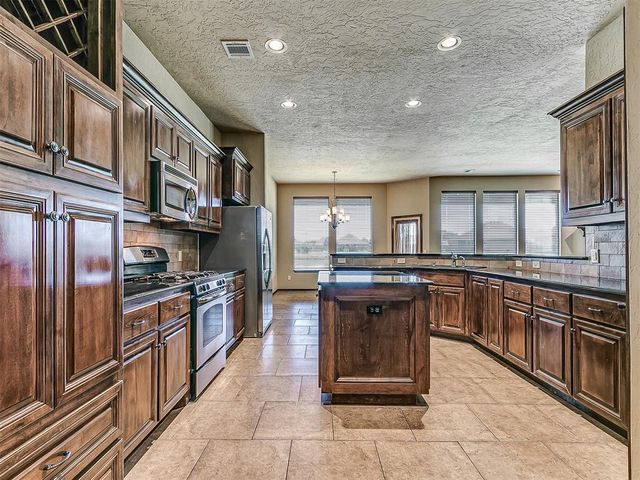 2805 SW 97th Street, Oklahoma City, OK 73159