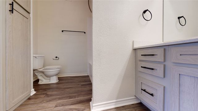 1600 N 9th Street B2R, Midlothian, TX 76065