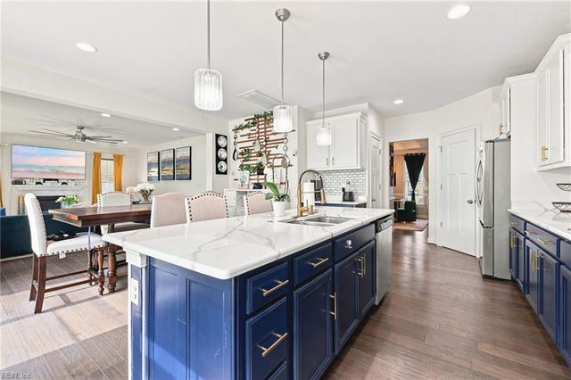 609 Howelsen CT, Chesapeake, VA 23320