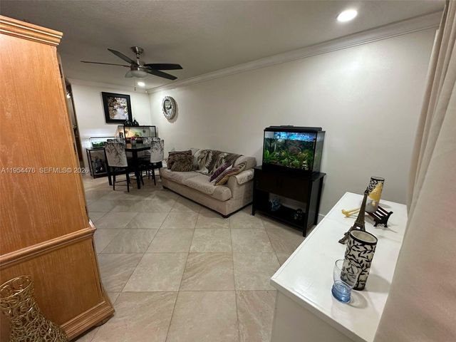 11537 SW 6th St, Sweetwater, FL 33174