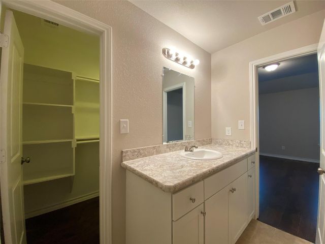 1304 E Magnolia Avenue, Fort Worth, TX 76104