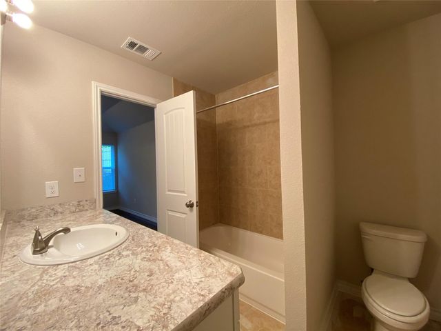 1304 E Magnolia Avenue, Fort Worth, TX 76104