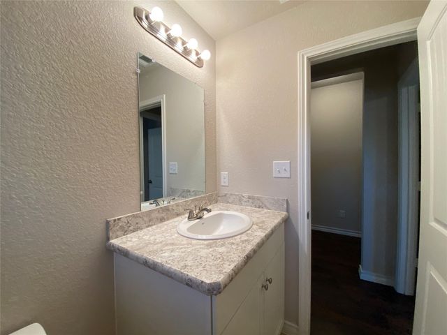 1304 E Magnolia Avenue, Fort Worth, TX 76104