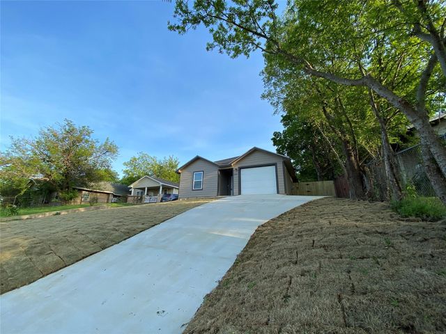 1304 E Magnolia Avenue, Fort Worth, TX 76104