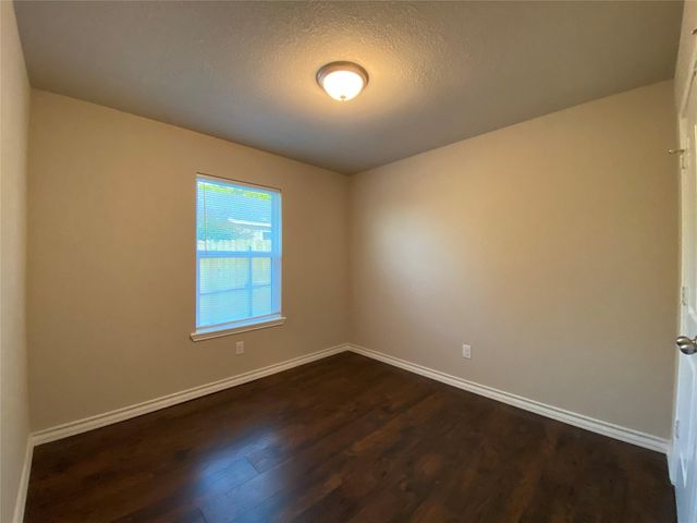1304 E Magnolia Avenue, Fort Worth, TX 76104