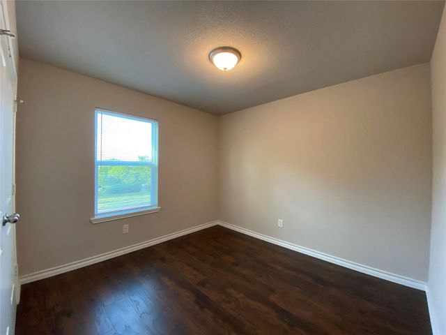 1304 E Magnolia Avenue, Fort Worth, TX 76104