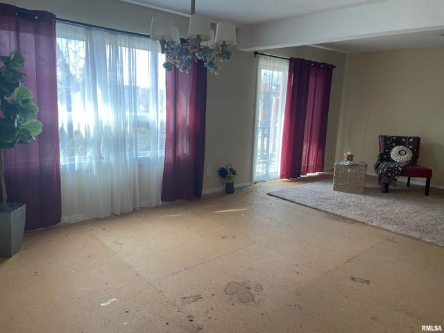 1910 Jeanette Ln Apt 3, Springfield, IL 62702