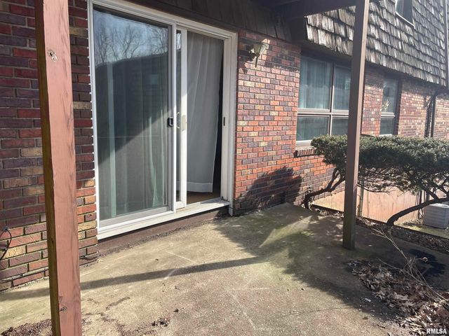 1910 Jeanette Ln Apt 3, Springfield, IL 62702