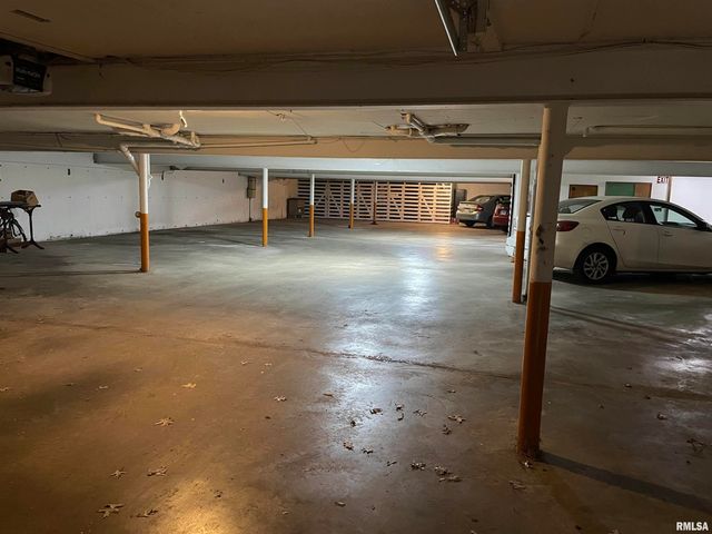 1910 Jeanette Ln Apt 3, Springfield, IL 62702