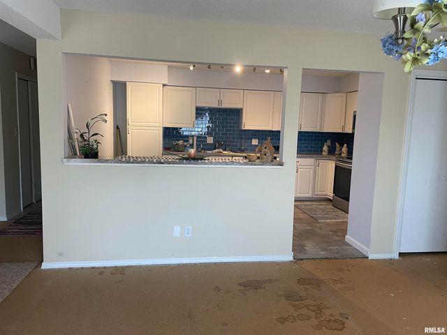 1910 Jeanette Ln Apt 3, Springfield, IL 62702