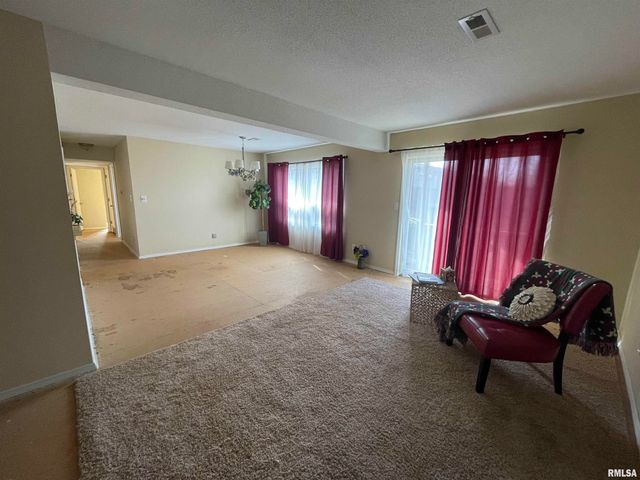 1910 Jeanette Ln Apt 3, Springfield, IL 62702