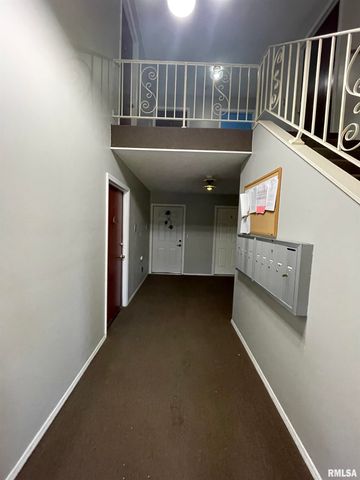 1910 Jeanette Ln Apt 3, Springfield, IL 62702