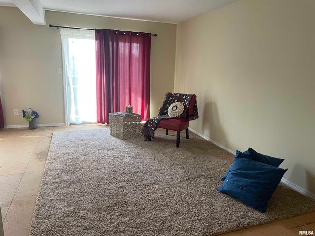 1910 Jeanette Ln Apt 3, Springfield, IL 62702